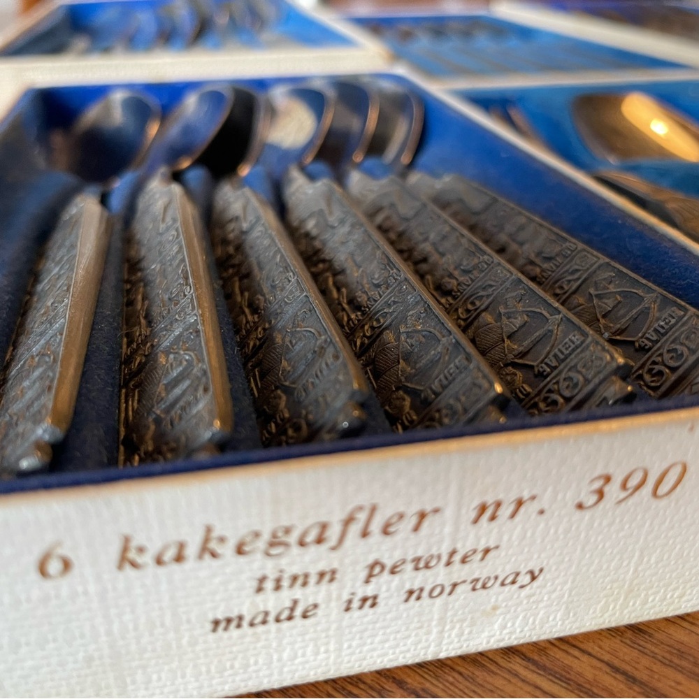 Norwegian Hardanger KONGE TINN pewter/stainless steel Viking flatware set - Picture 7 of 14
